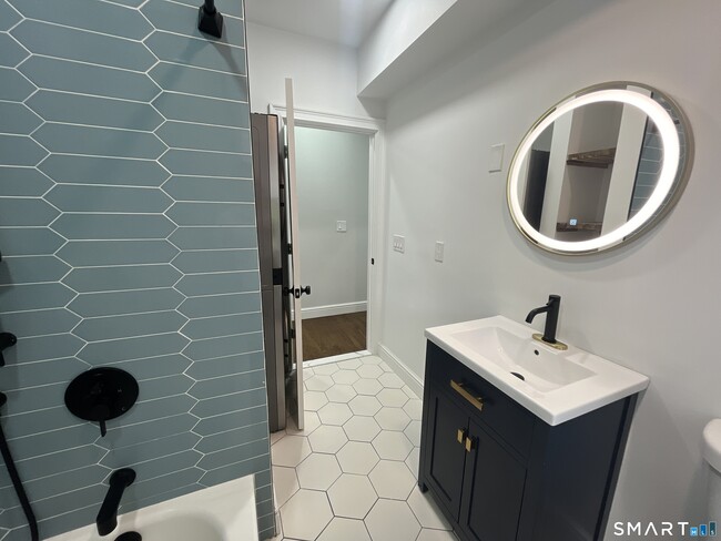 Building Photo - 82 Howard Ave