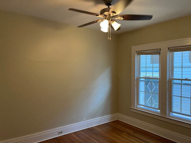 Building Photo - 258 Buckingham Ave