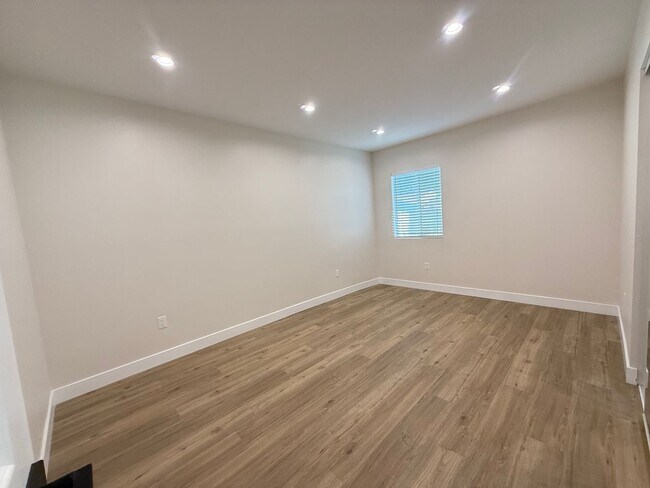 Building Photo - Brand new home 3/2 in prime Sylmar area