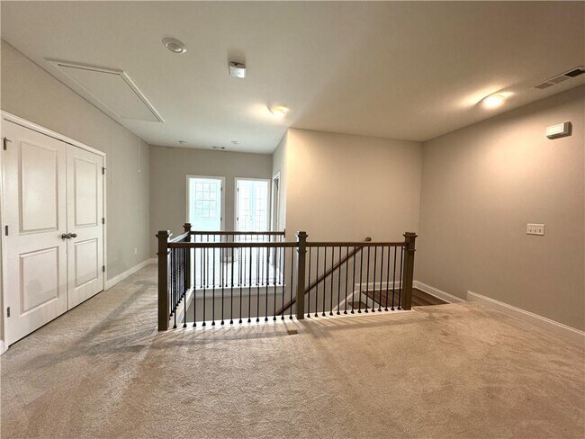 Building Photo - 1468 Edgebrook Ct NE