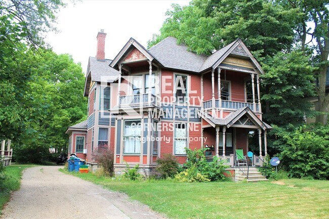 Building Photo - 808 W Kalamazoo Ave