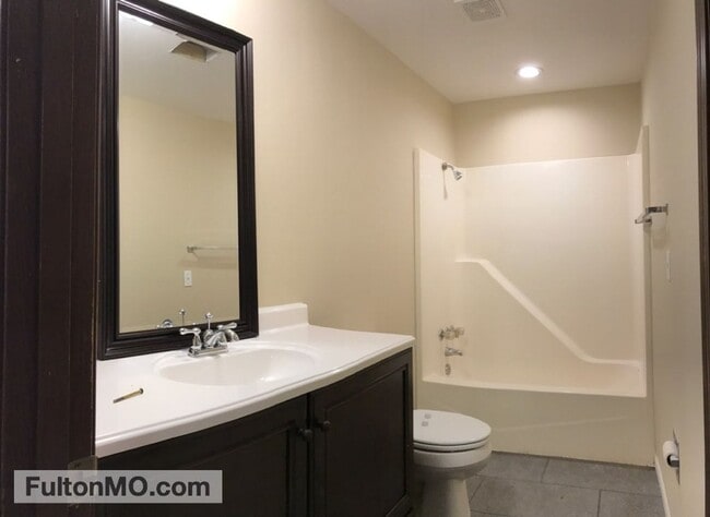 Building Photo - 541 Collier Ln