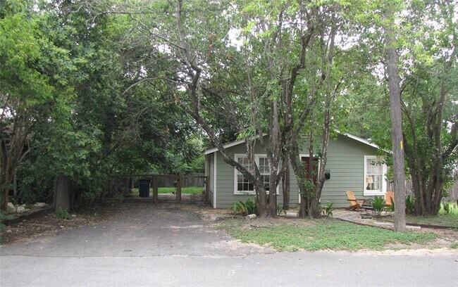Building Photo - 703 Upson St