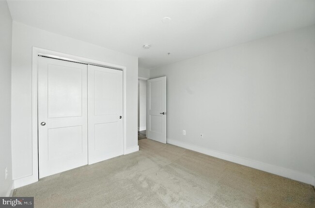 Building Photo - 19510 Village Walk