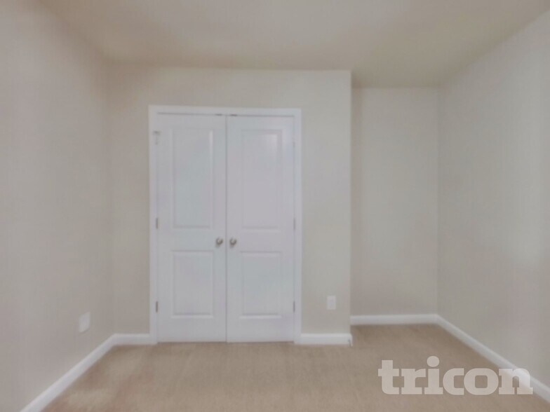 Building Photo - 119 Spring Knoll Dr