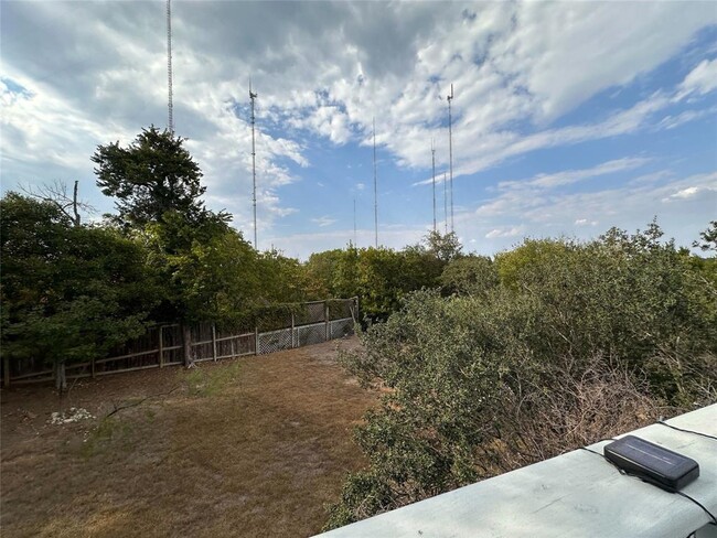 Building Photo - 1302 Ridgecrest Dr