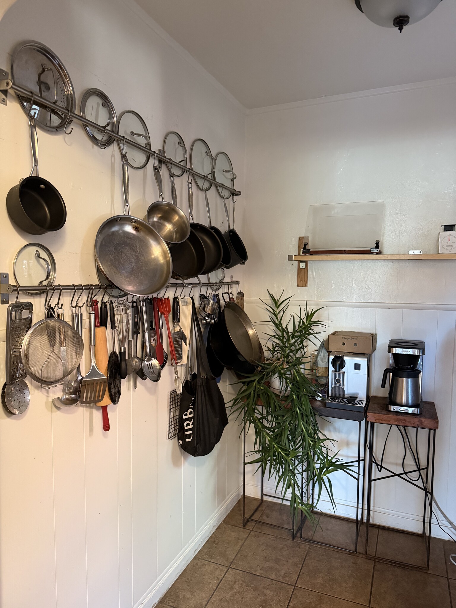 Kitchen - 1213 S Ridgeley Dr