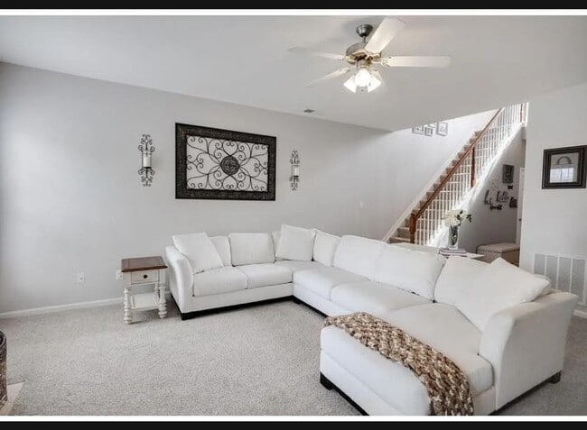 Building Photo - 16918 Bowline View Trail