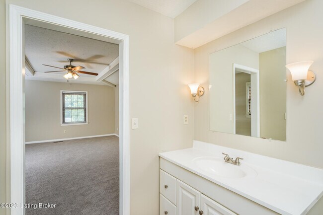 Building Photo - 8105 Thornwood Rd