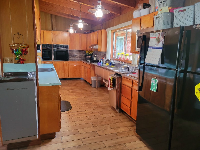 Building Photo - 2301 W James Lee Blvd