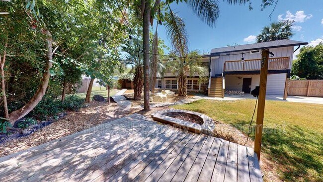 Building Photo - 552 Seagate Ave