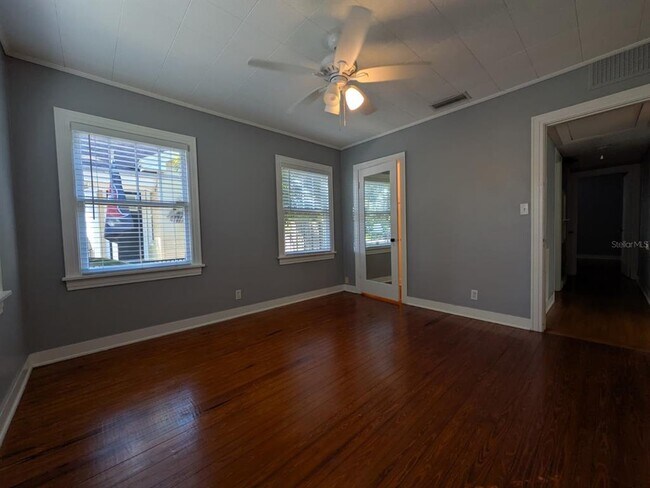 Building Photo - 145 29th Ave N