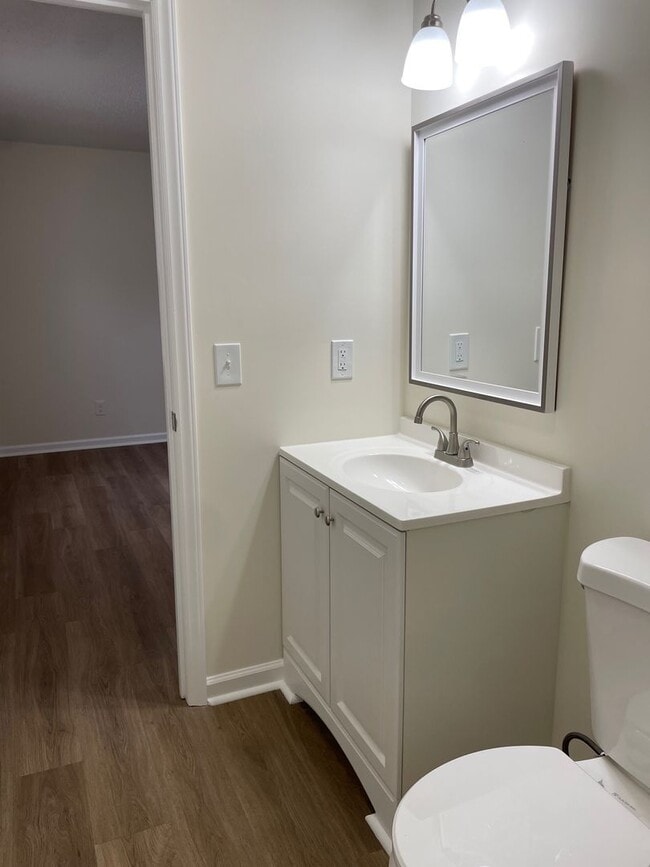 Building Photo - NEWLY RENOVATED 2 BED, 2 BATH HOME LOCATED IN ASHEBORO!