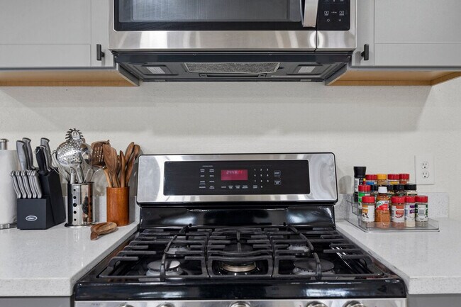 Building Photo - 4009 W Grant St