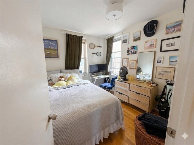 Building Photo - 35 Charter St