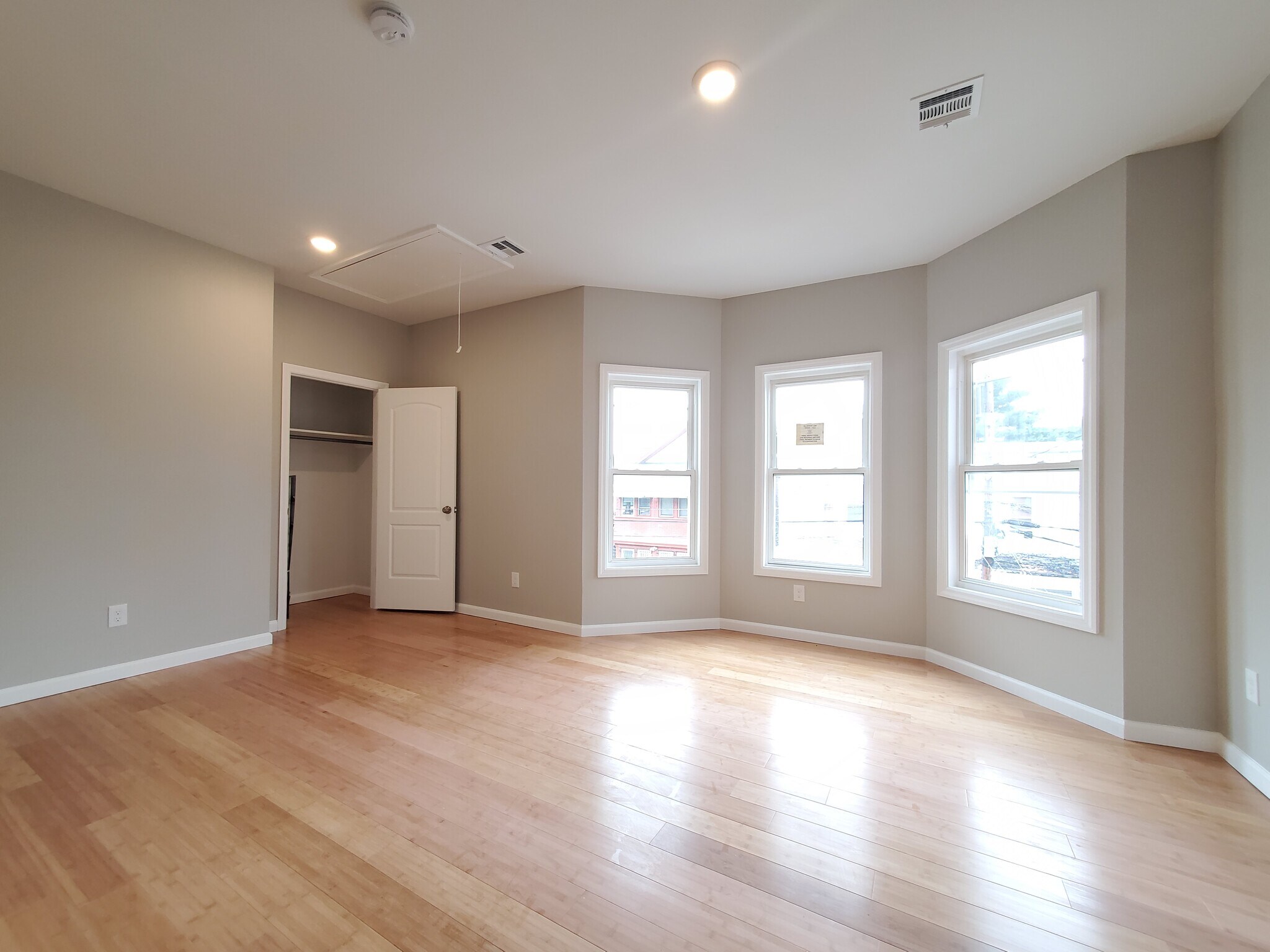 Building Photo - 149 Myrtle Ave