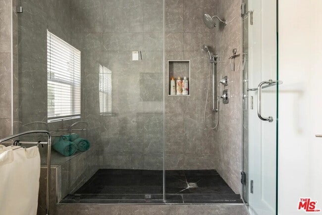 Building Photo - 1207 Reynolds Dr