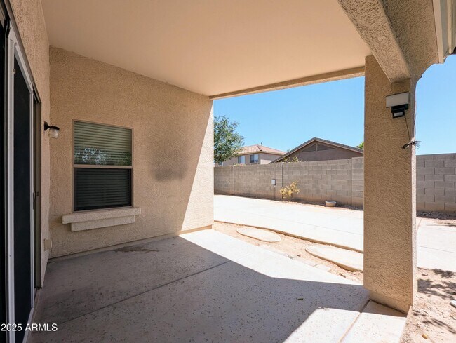 Building Photo - 13959 W Country Gables Dr