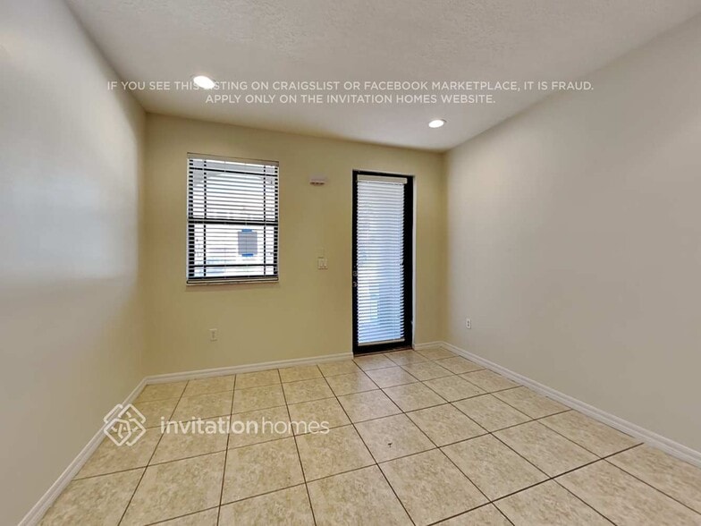 Building Photo - 568 NE 35th Ave