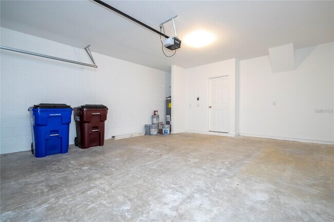 Building Photo - Elegant & Comfortable Home with Granite Kitchen in Prime St. Cloud Location