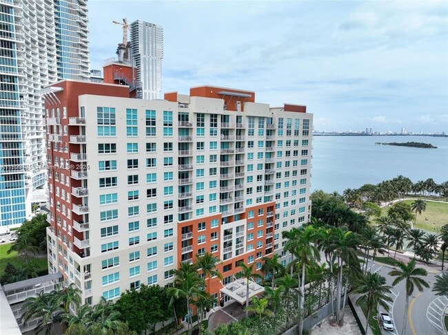 Building Photo - 2000 N Bayshore Dr