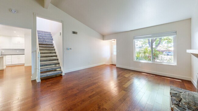 Building Photo - 360 Manka Cir