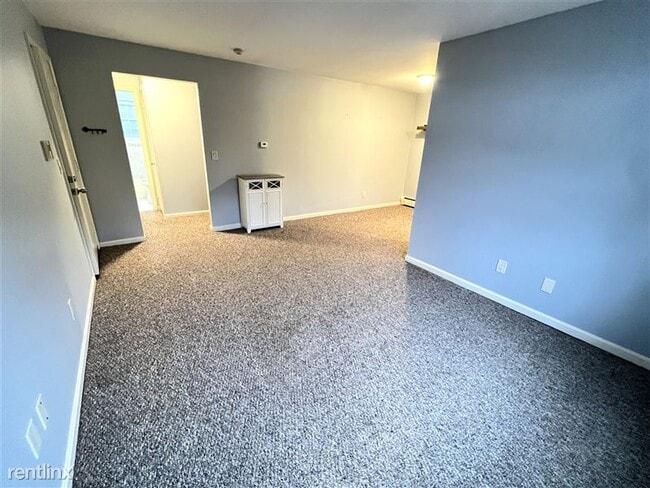 Building Photo - 6 Venice St