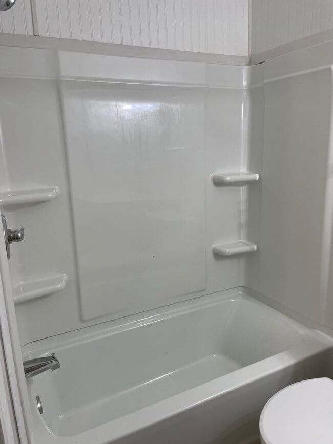 Building Photo - 3 BEDROOM 2 BA SINGLEWIDE  MOBILE HOME W R...