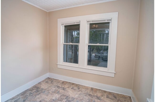 Building Photo - 610 Belmont