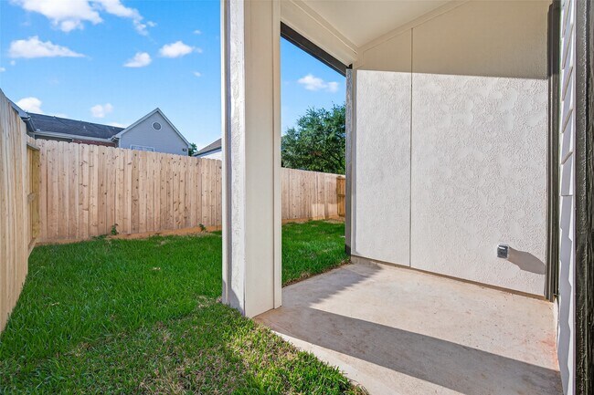 Building Photo - 4330 Avron Dr