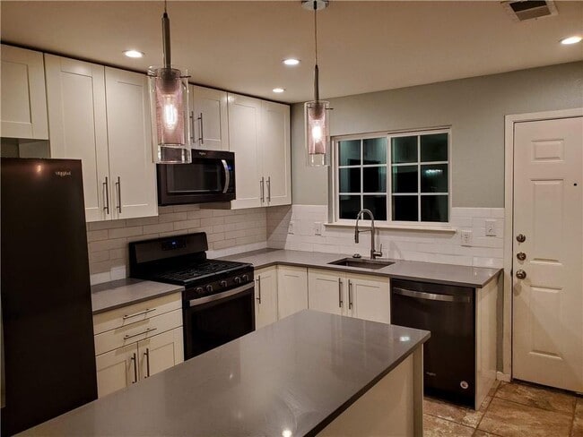 Building Photo - Welcome Home!