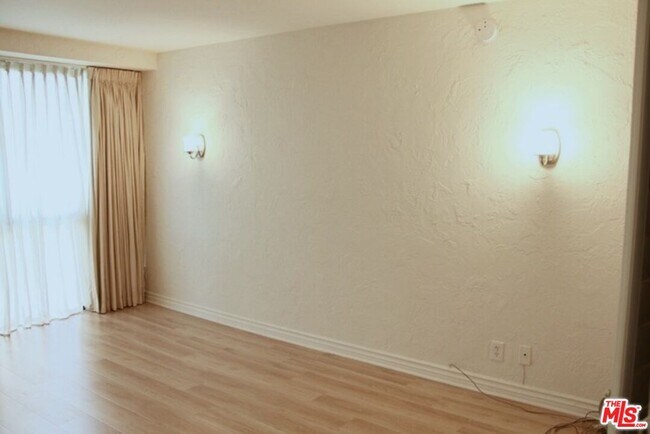 Building Photo - 10790 Wilshire Blvd