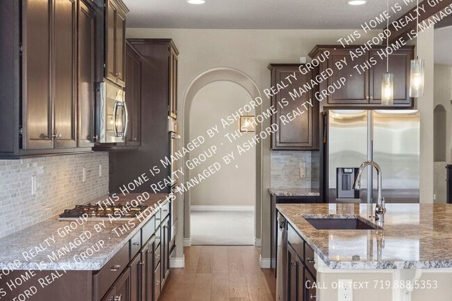 Building Photo - 7215 Rim Bluff Ln