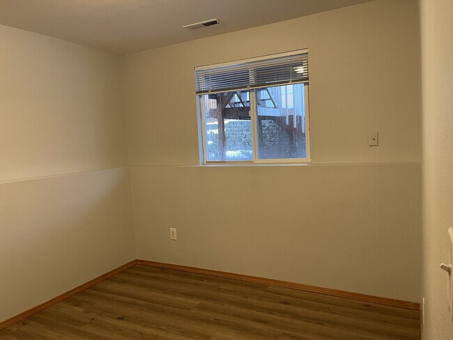 Building Photo - 332 E Prospect St