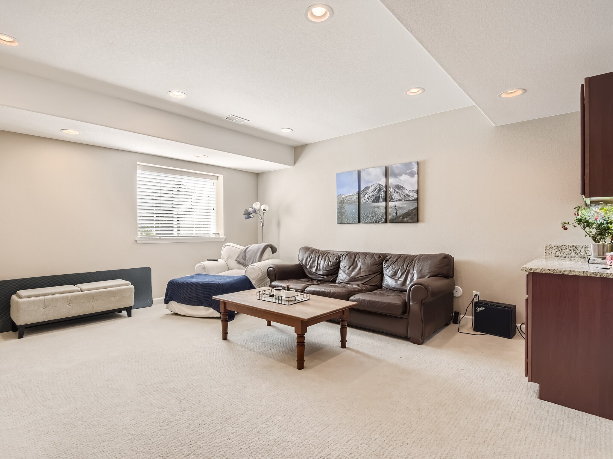 Building Photo - 664 Tiger Lily Way