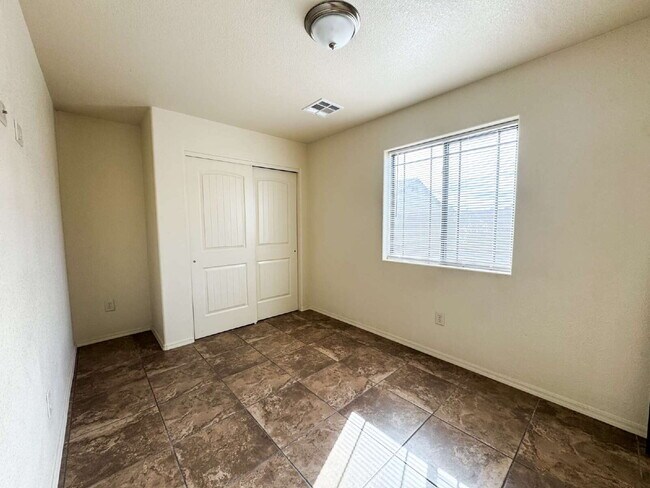 Building Photo - "Cozy 3-Bedroom, 2-Bathroom Home in San Luis!"
