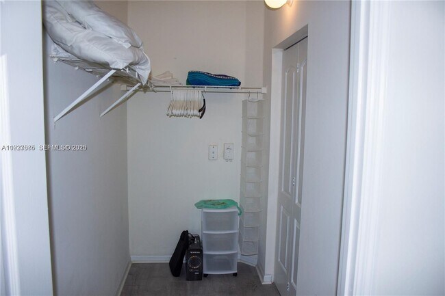 Building Photo - 3145 NE 184th St