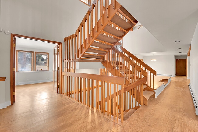 Building Photo - 29604 Canterbury Cir