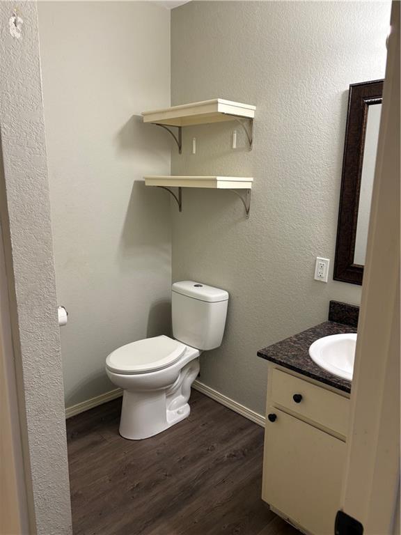 Building Photo - 944 N Storer Ave