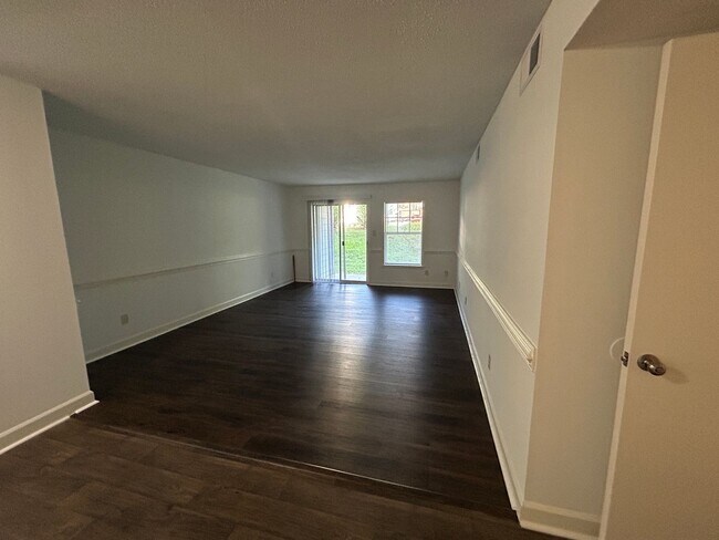 Building Photo - 2504 Avent Ferry Rd