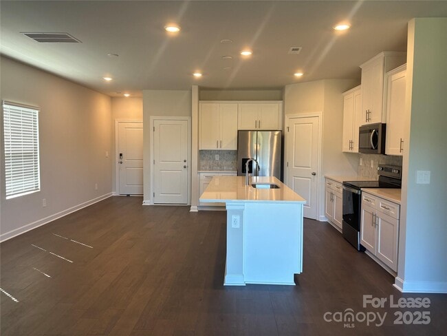 Building Photo - 1739 Braemar Vlg Dr