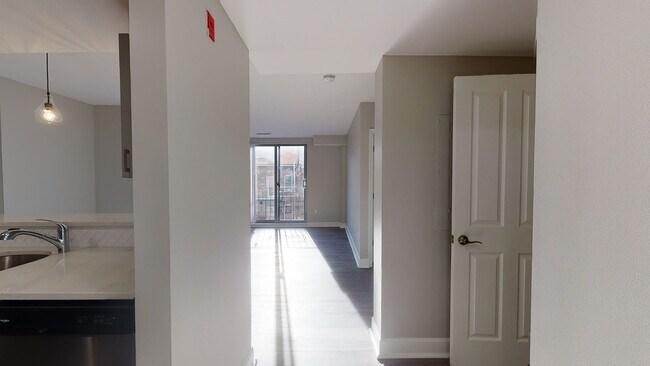 Primary Photo - 30 Garrison St