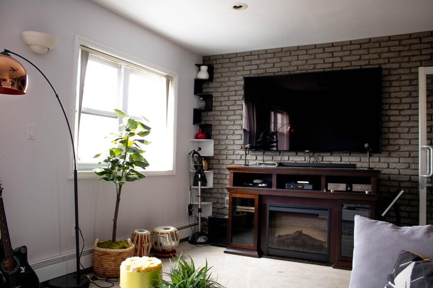 Living Room - 1155 Welling Ct