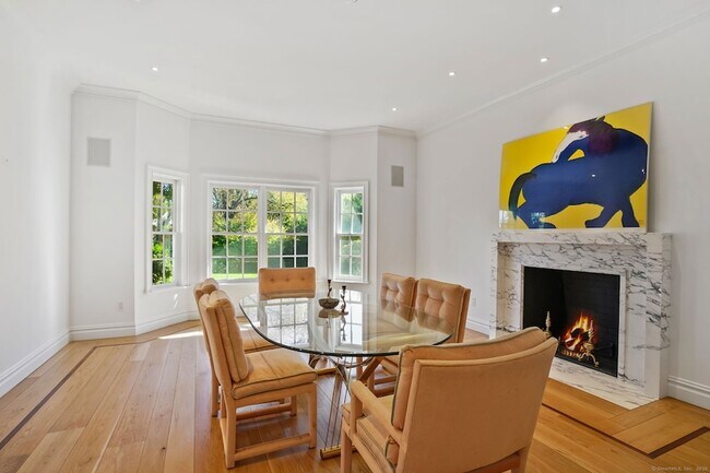 Building Photo - 355 Greens Farms Rd