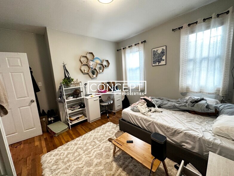 Building Photo - 777 Parker St