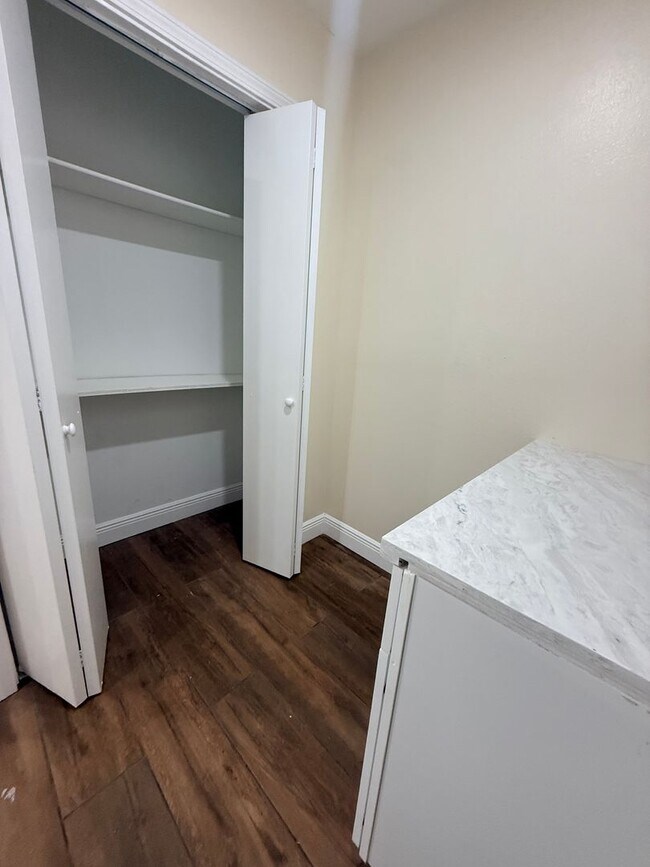 Building Photo - Newly Renovated Property - Family Home