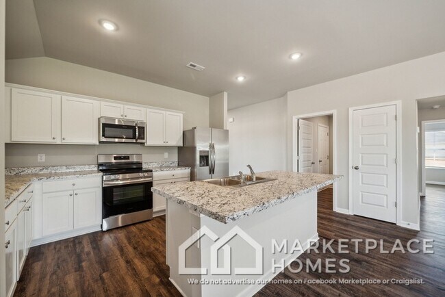 Building Photo - 4022 Ryan Dr SW