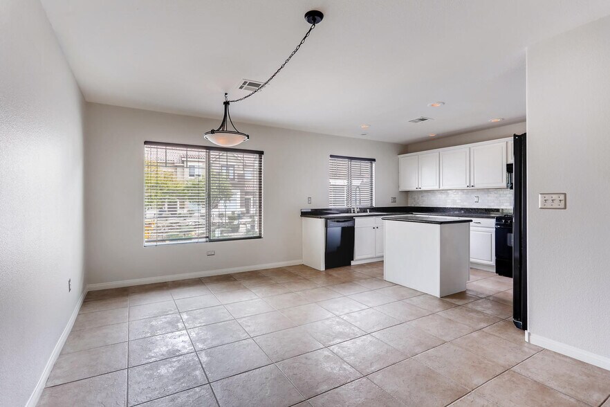 Building Photo - 2750 Fountain Ridge Ln