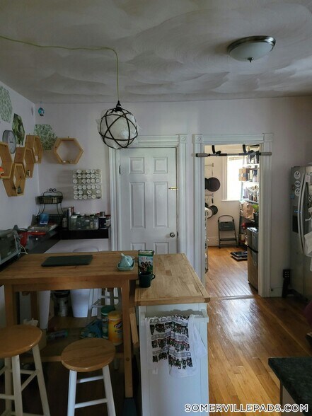 Primary Photo - 35 Cameron Ave