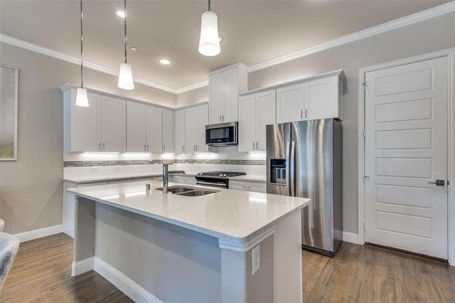 Building Photo - 2821 Lindale Dr